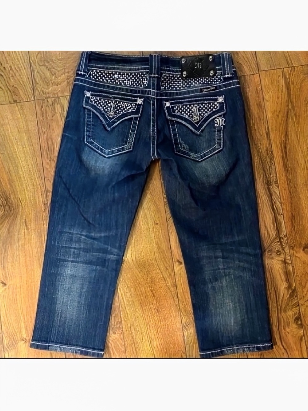 Like New Y2K Gorgeous Miss Me Capri Jeans With Metal Embellished Pockets